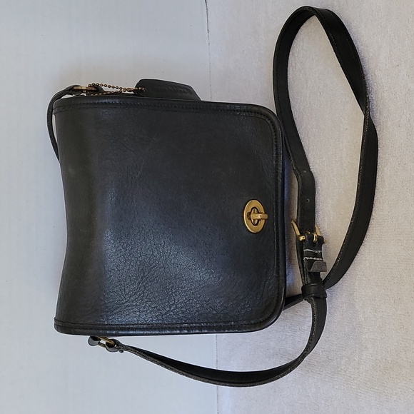 Coach Handbags - Coach vintage black leather #9076 crossbody handbag